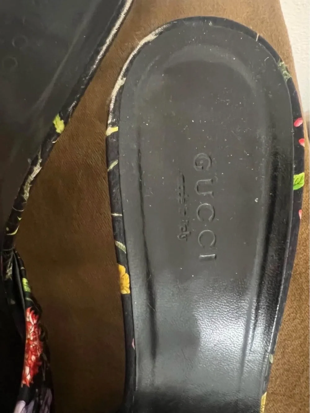 Gucci Black Floral Leather Slide Sandal - Picture 2 of 3